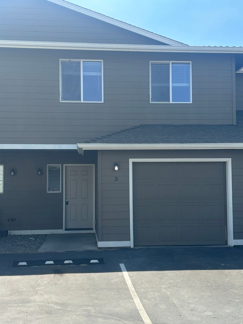 Redmond Apartment: 2651 NW Cedar Ave.