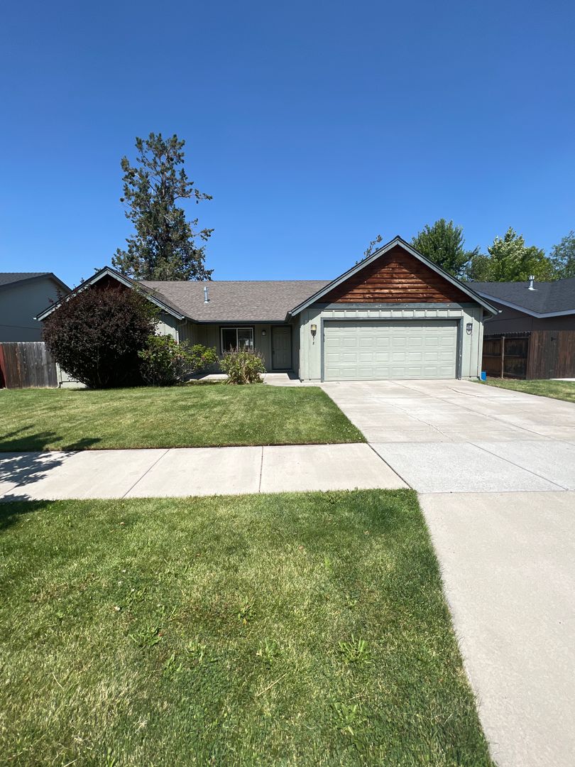 Bend House: 20518 Peak Ave.