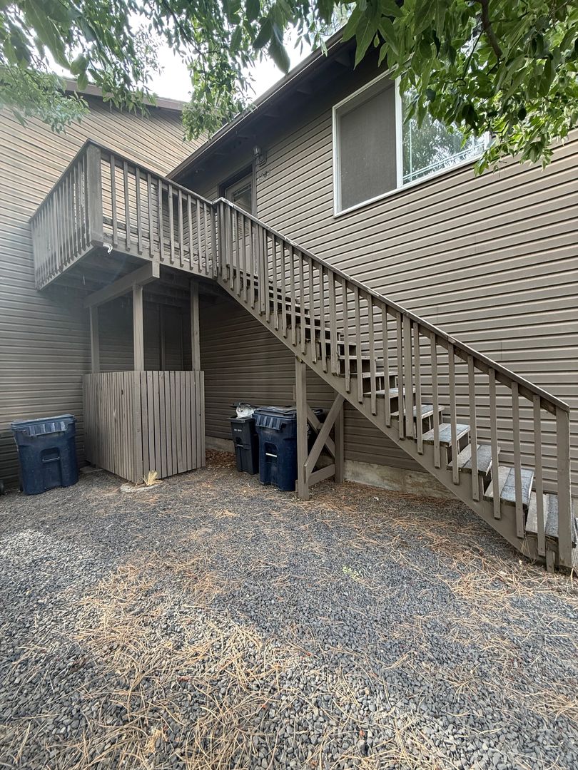 Bend House: 1285 NW Stannium