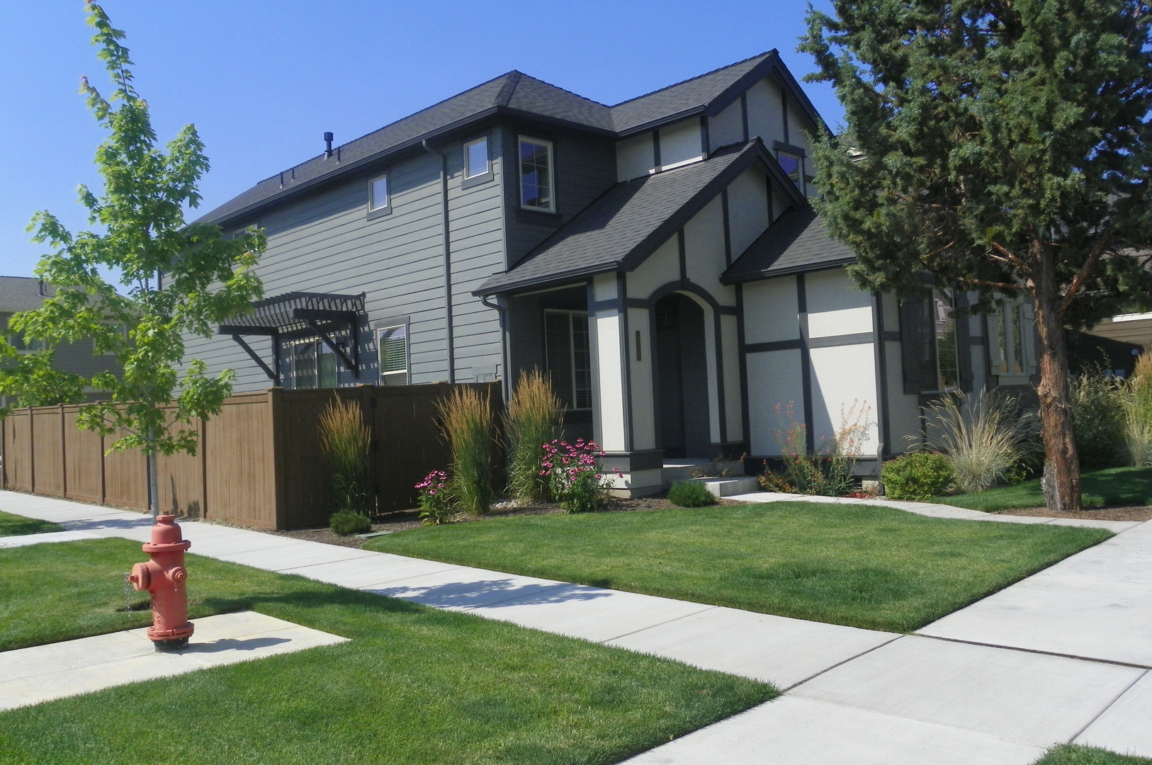 Bend House: 20805 NE Sierra Drive