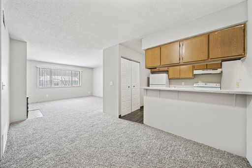 2 Bed 1.5 Bath - Remodel – photo 1