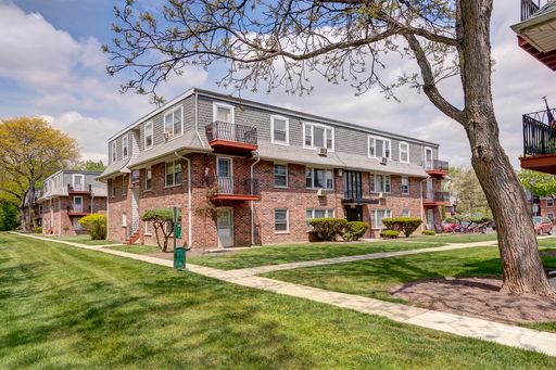 Welcome to your new home at Eden Prairie Apartments!