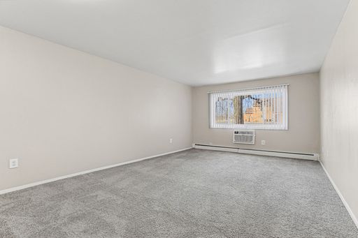 2904 31st St, Apt 104, Zion, IL 60099