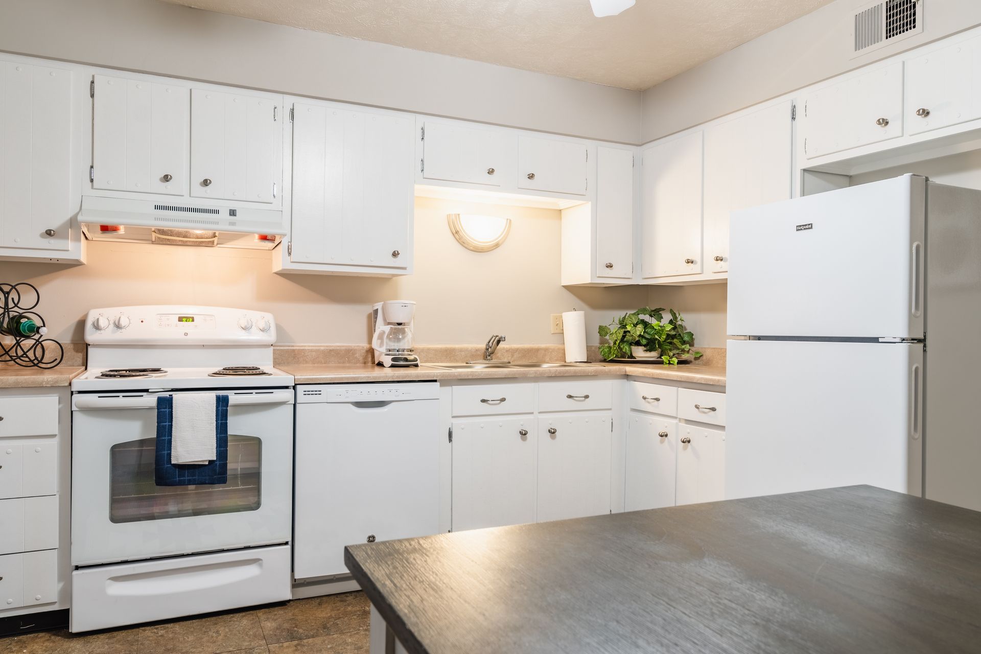 Omaha Apartment: 3022 1/2 N 97th St