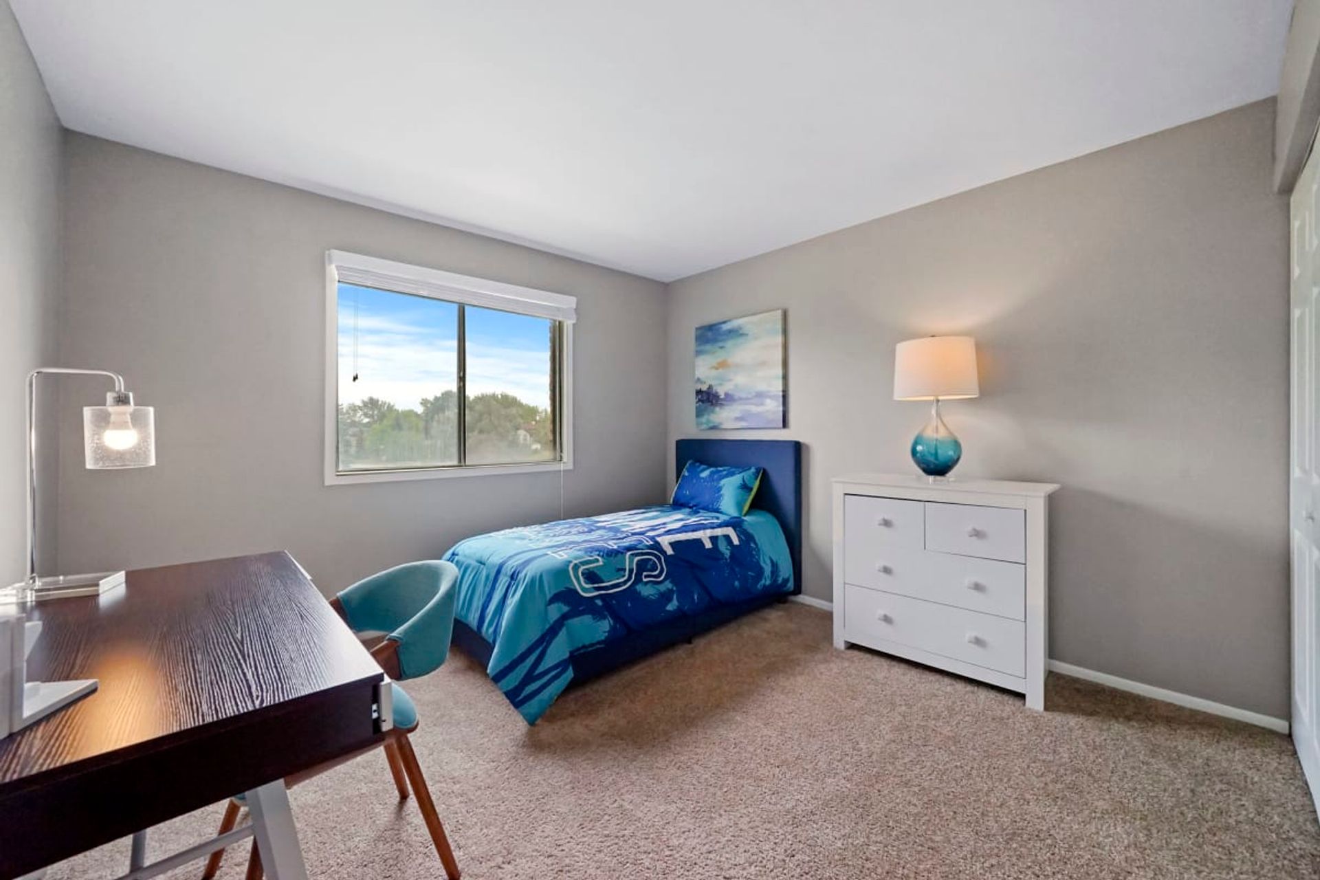 Glendale Heights Apartment: 148 Gladstone Drive