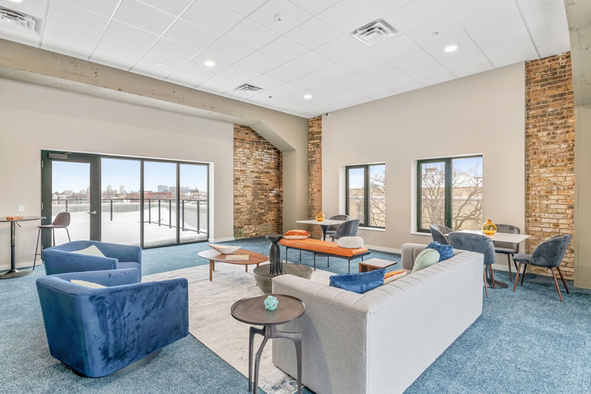 Chicago Apartment: 1900 W Lawrence Ave