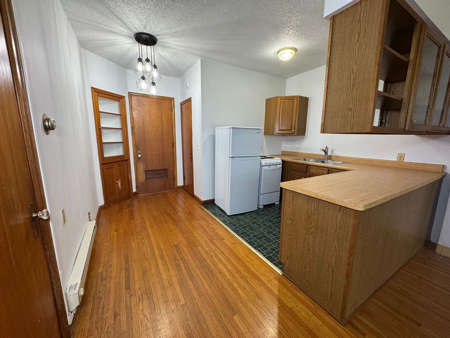 Sioux Falls Apartment: 703 S Summit Ave