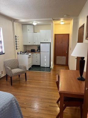 Fully Furnished – photo 1
