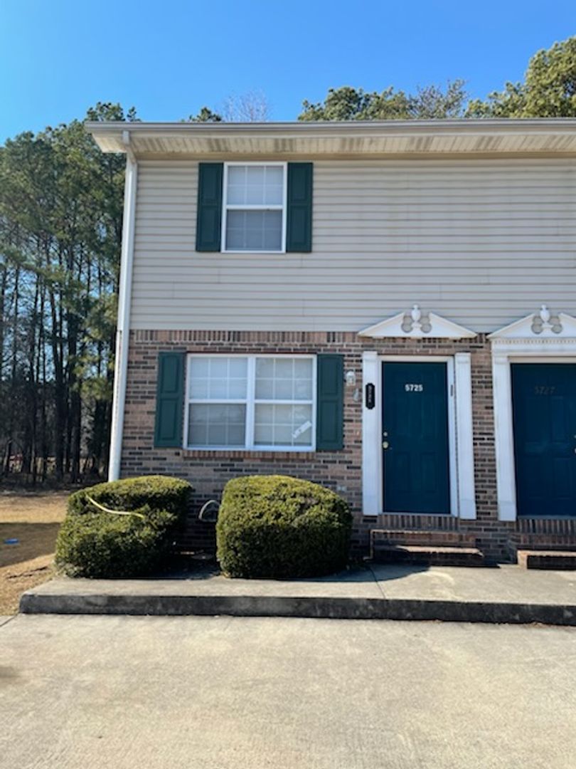 Cleveland Apartment: 5725/5727 Mouse Creek Rd. NW