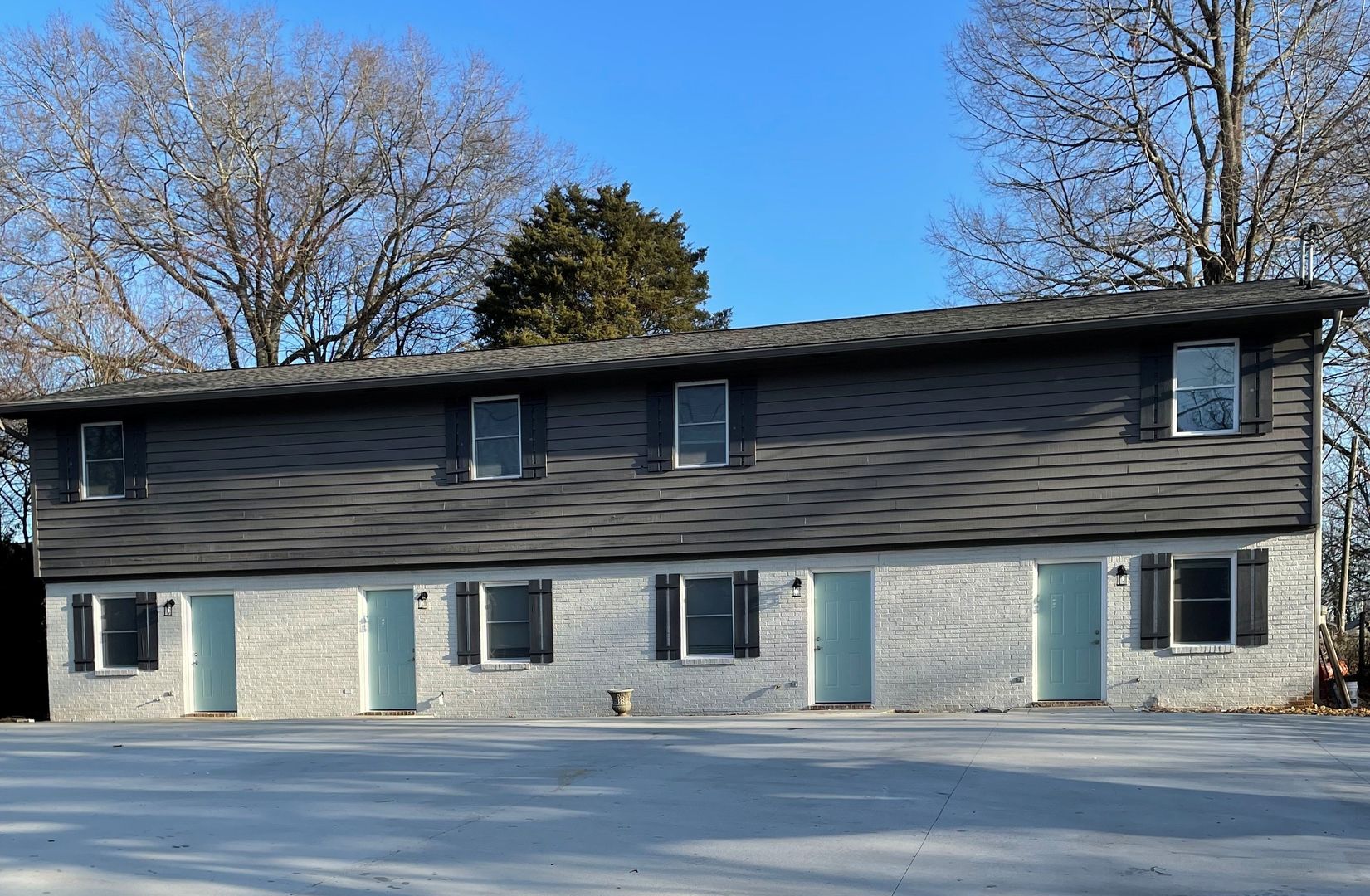 Cleveland Apartment: 145 20th St. NE