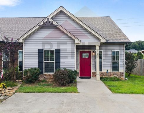 GORGEOUS FOURPLEX HOME - END UNIT – photo 1