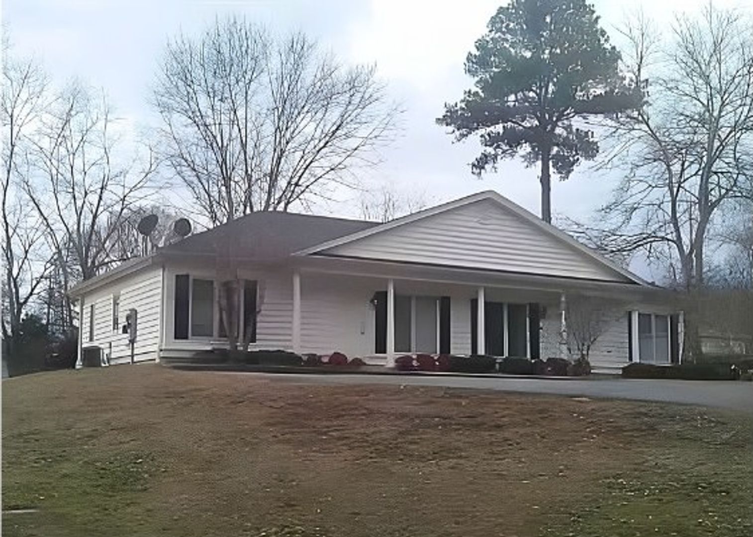 Cleveland Apartment: 1309 Golf Dr A/B SW