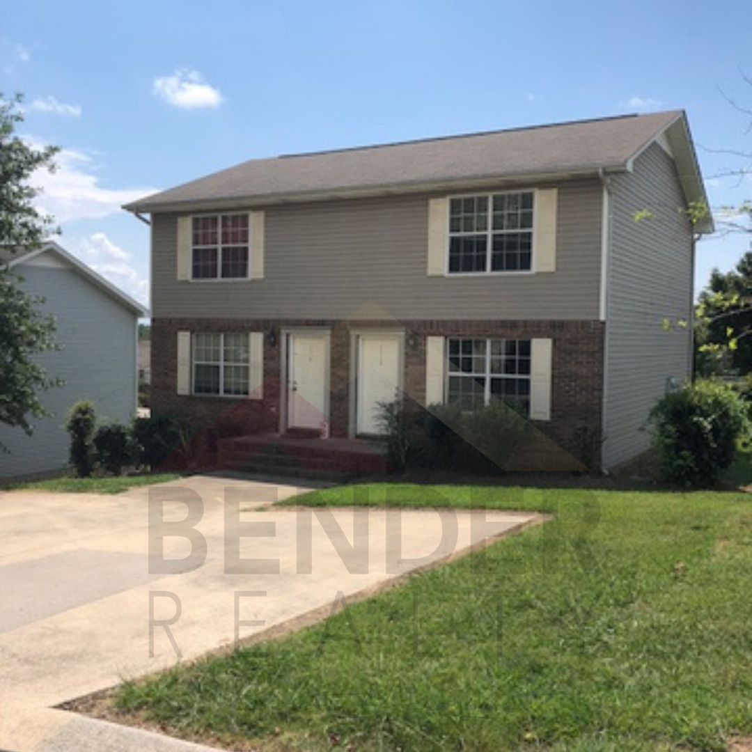 Cleveland Apartment: 1112/1114 Village Ct NE