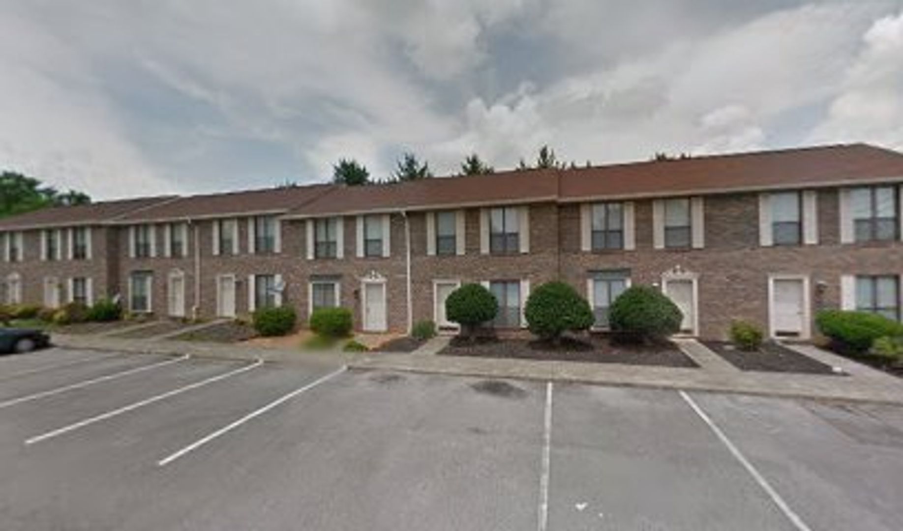Cleveland Apartment: 900 Stratford Circle
