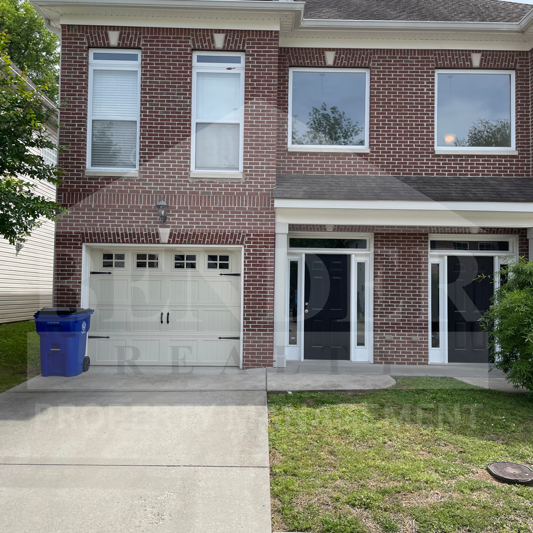 Cleveland Apartment: 130/132 Emmyllie Court