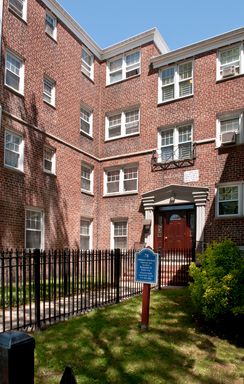 Twin Gardens – photo 1