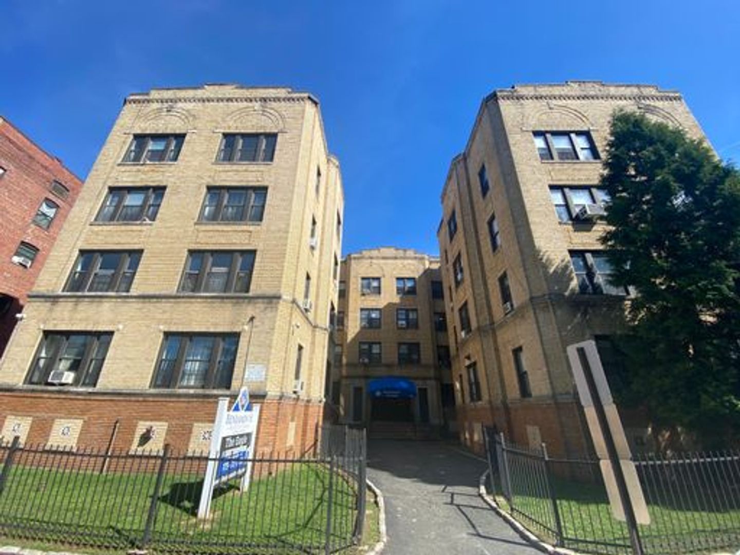East Orange Apartment: 182 North Arlington Avenue