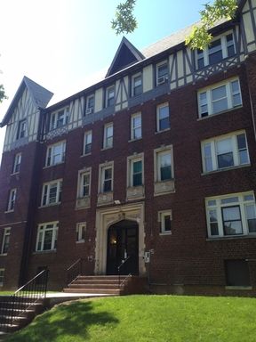 SPACIOUS NEWLY RNVD 3BDRM APT EASY WALK TO TRAIN JUST 20 MINS TO NYC!! – photo 1