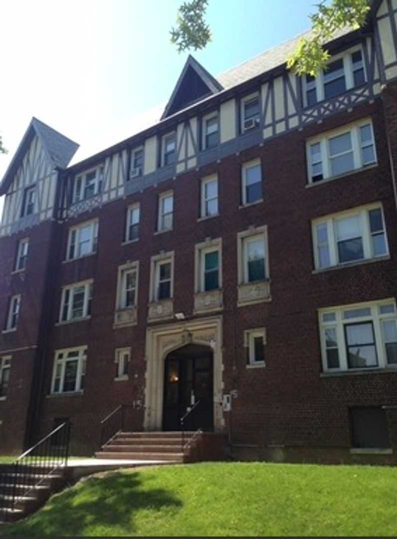 East Orange Apartment: 15 Summit Street