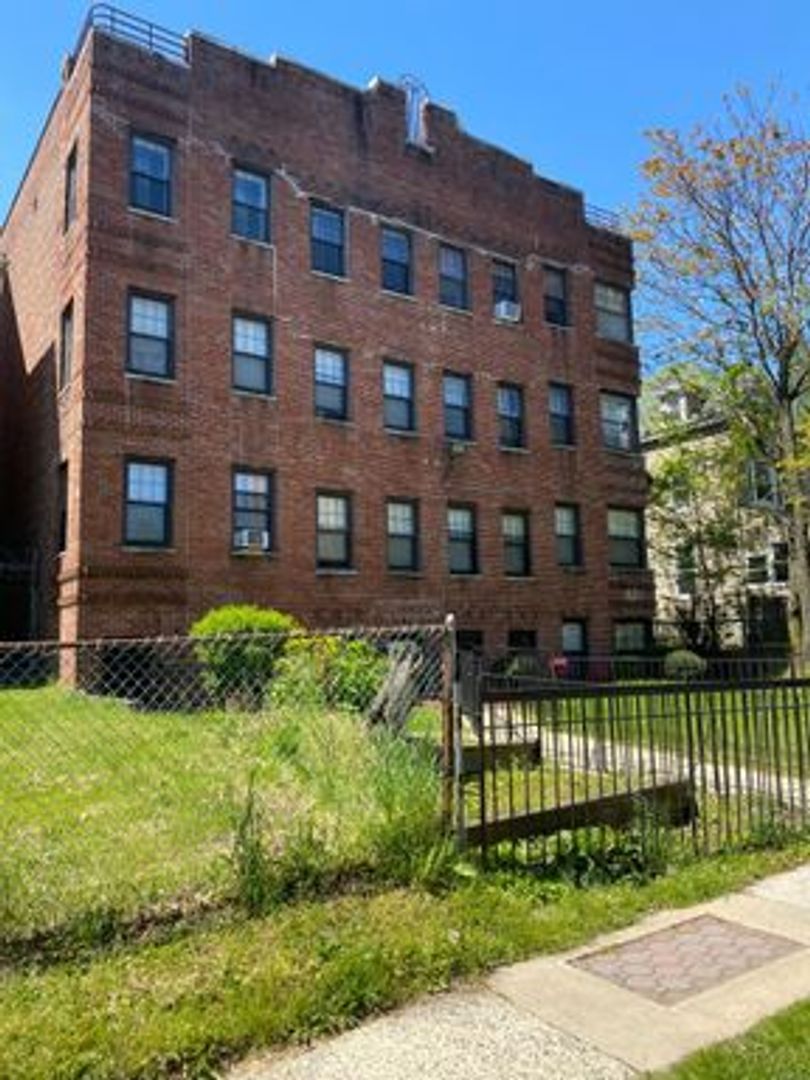 East Orange Apartment: 67 Lenox Avenue