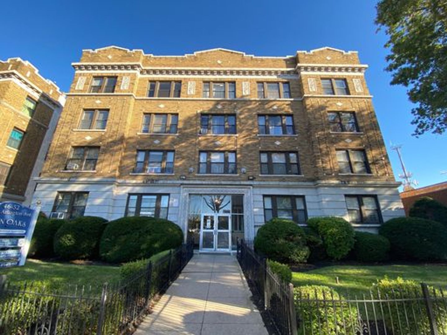 East Orange Apartment: 46 North Arlington Avenue