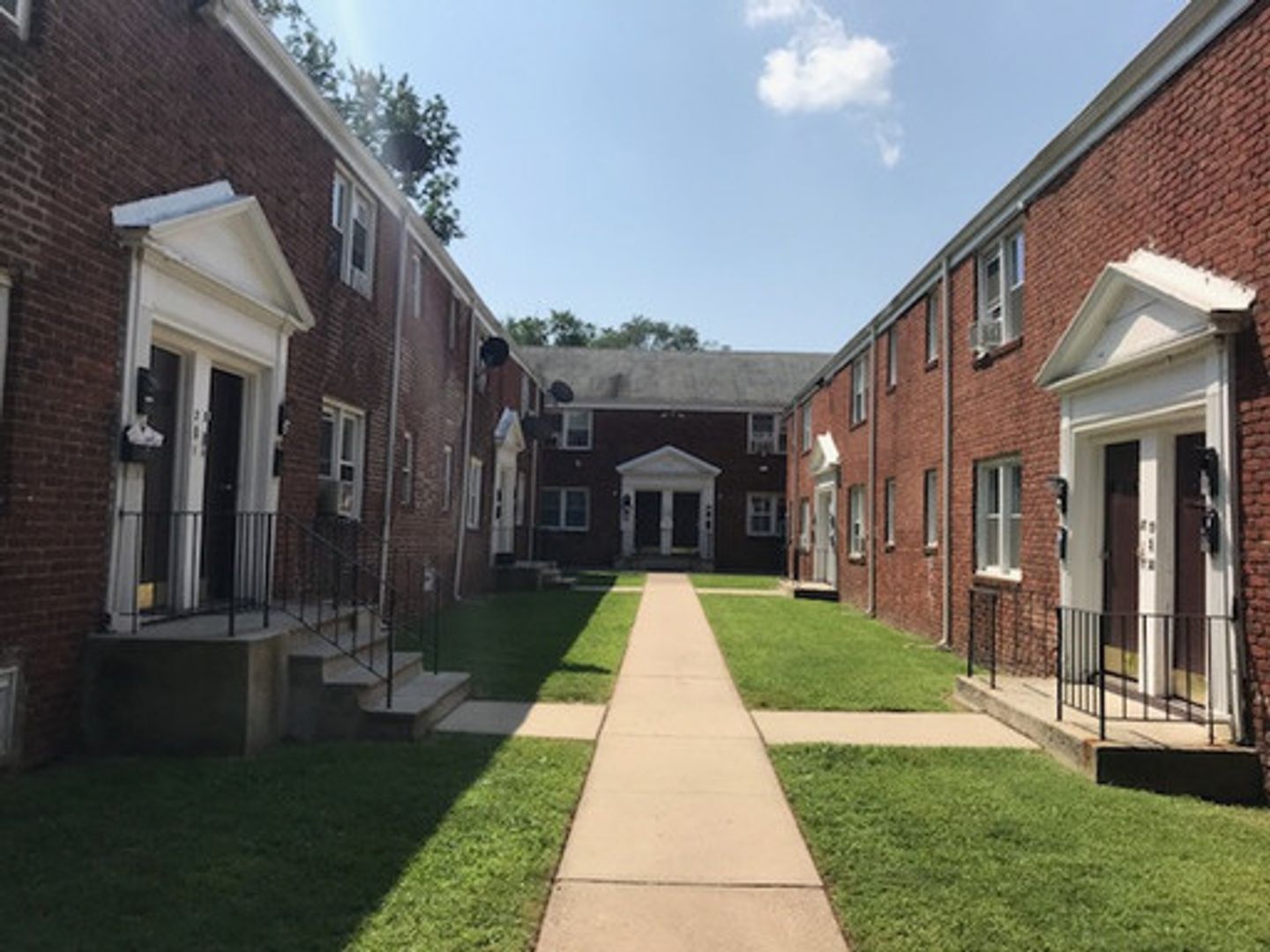 Orange Apartment: 478 Tremont Avenue