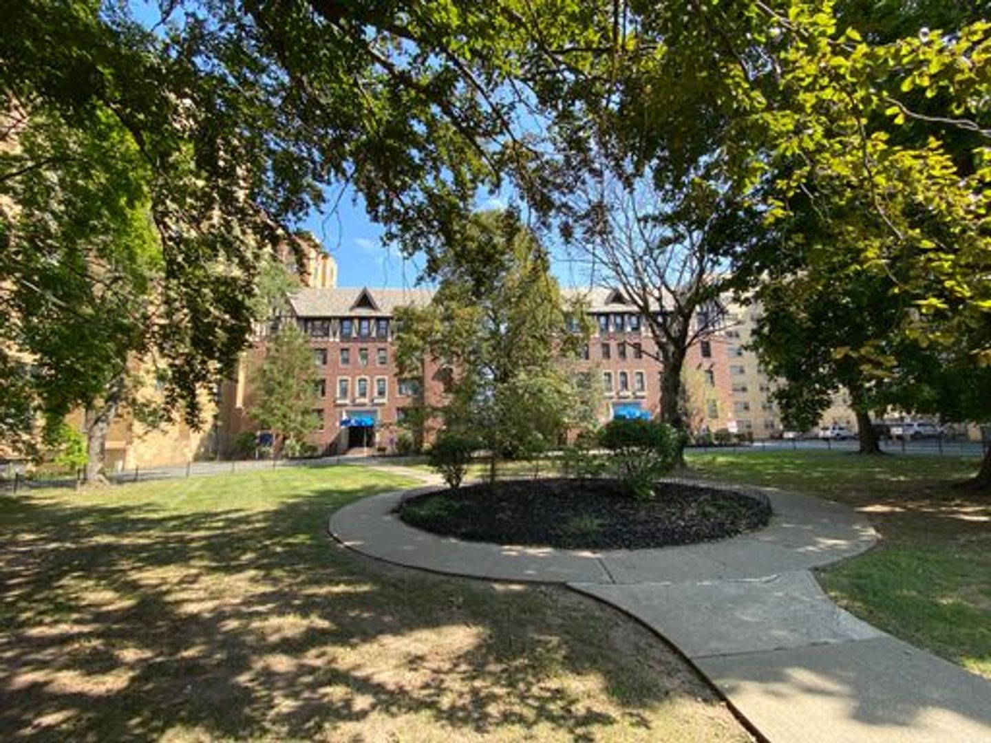 East Orange Apartment: 36 South Munn Avenue