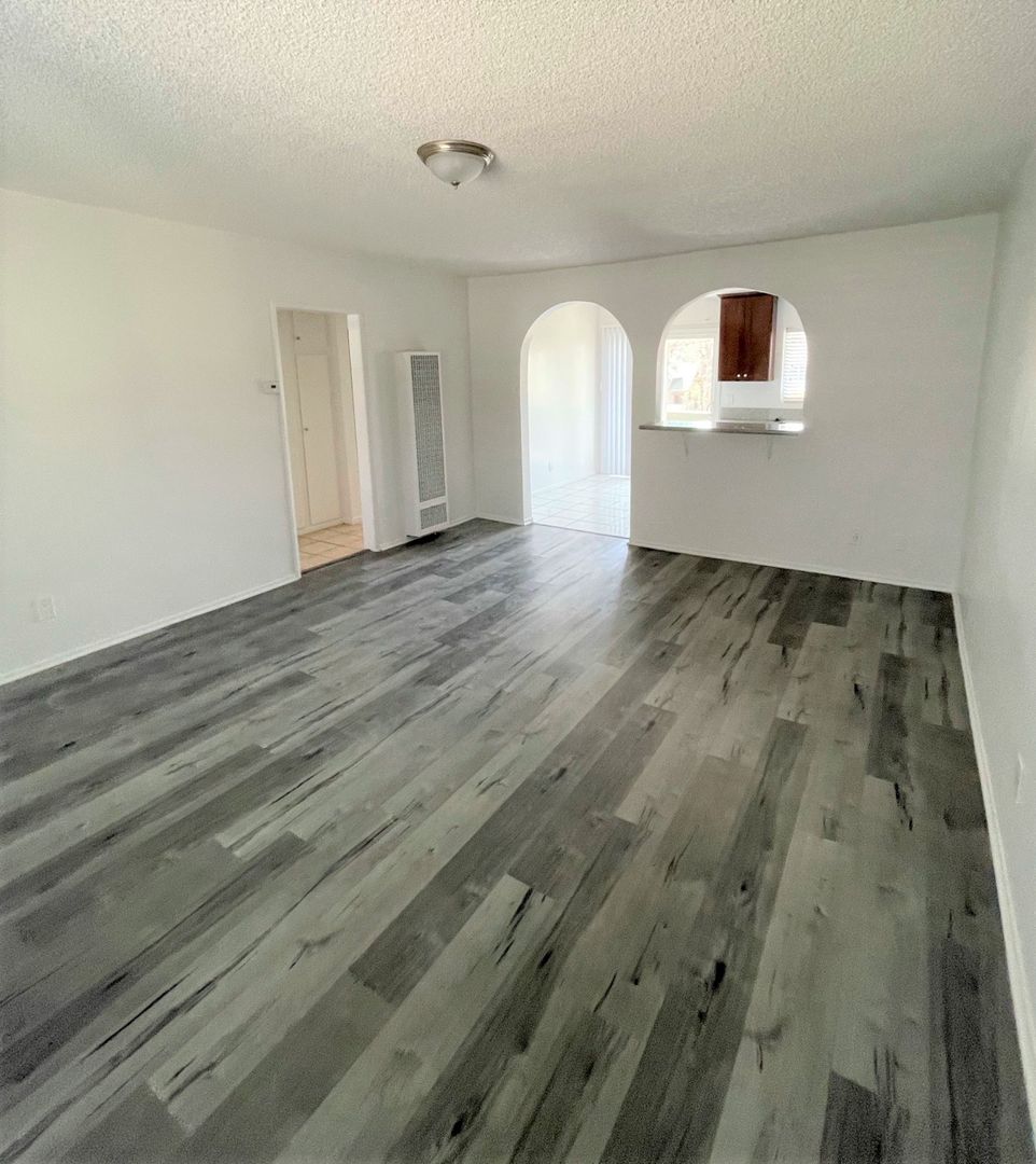 Pasadena Apartment: 271 Parke St.