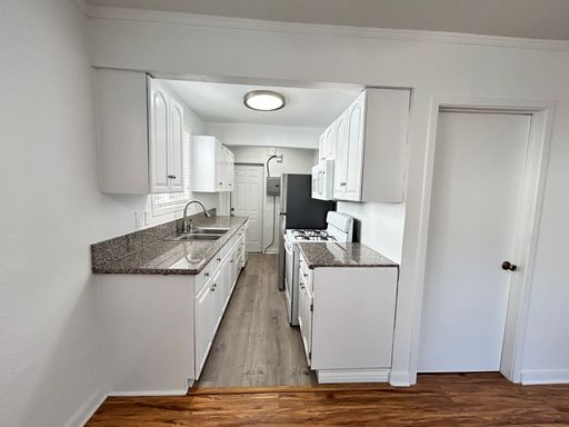 Summer Move-In Special: $500 Instant Savings – photo 1