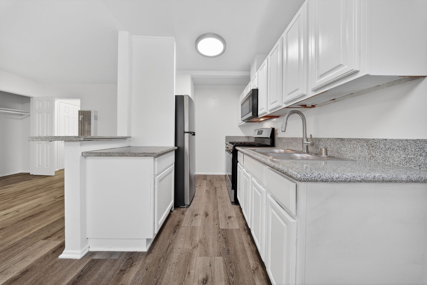 North Hollywood Apartment: 6944-6954 Coldwater Canyon Ave.