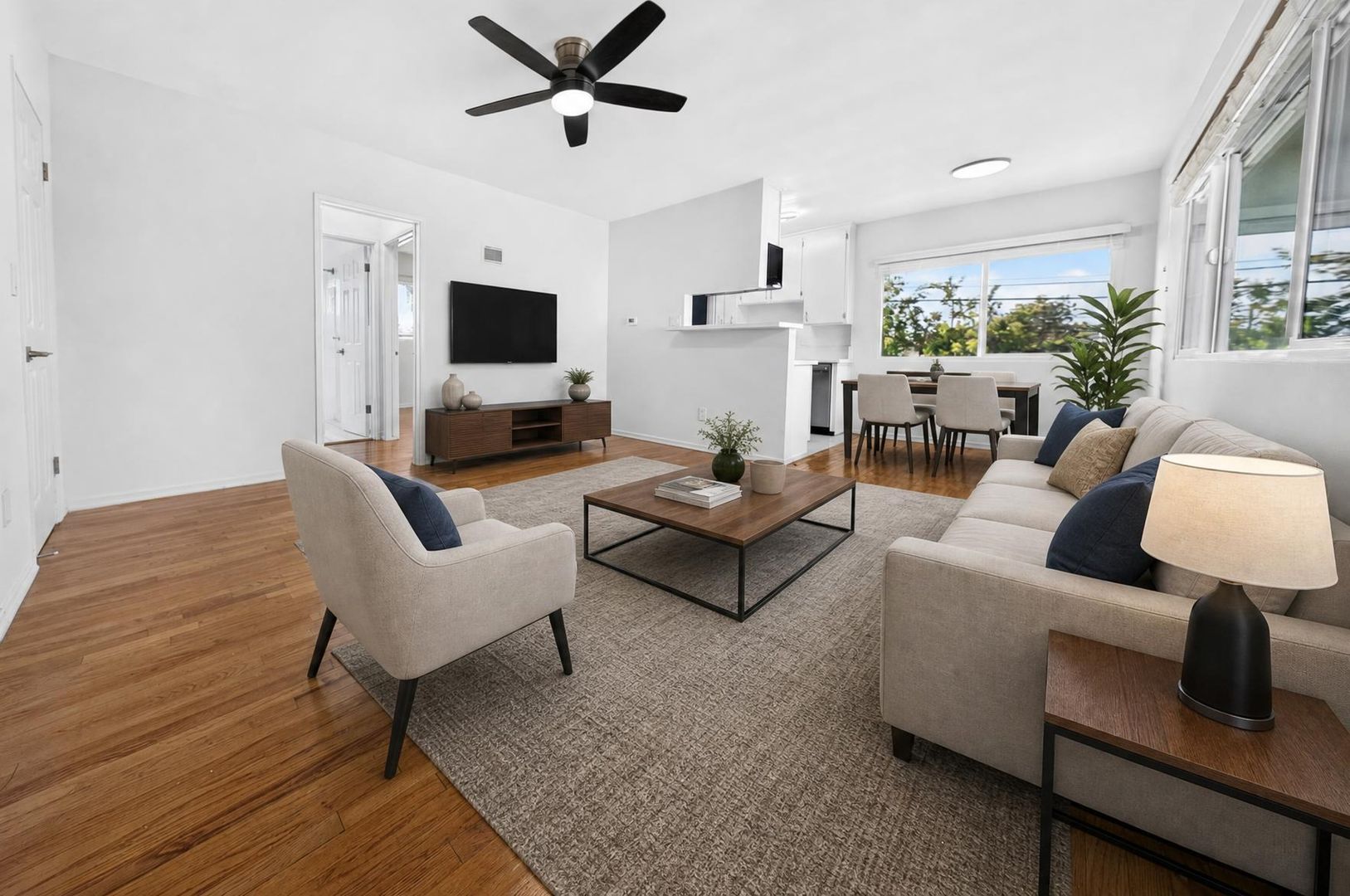 Los Angeles Apartment: 10832 Charnock Road