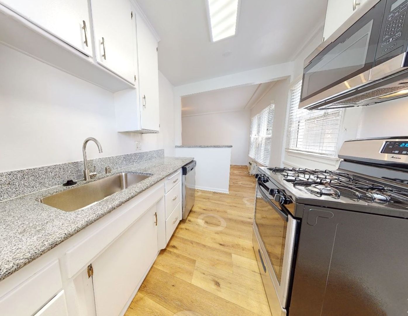 Los Angeles Apartment: 1801 Garfield Place