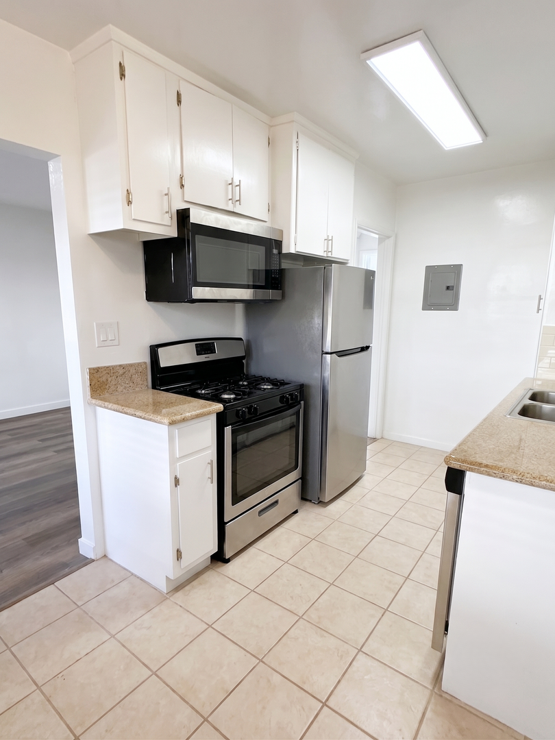 Los Angeles Apartment: 9128 National Blvd.