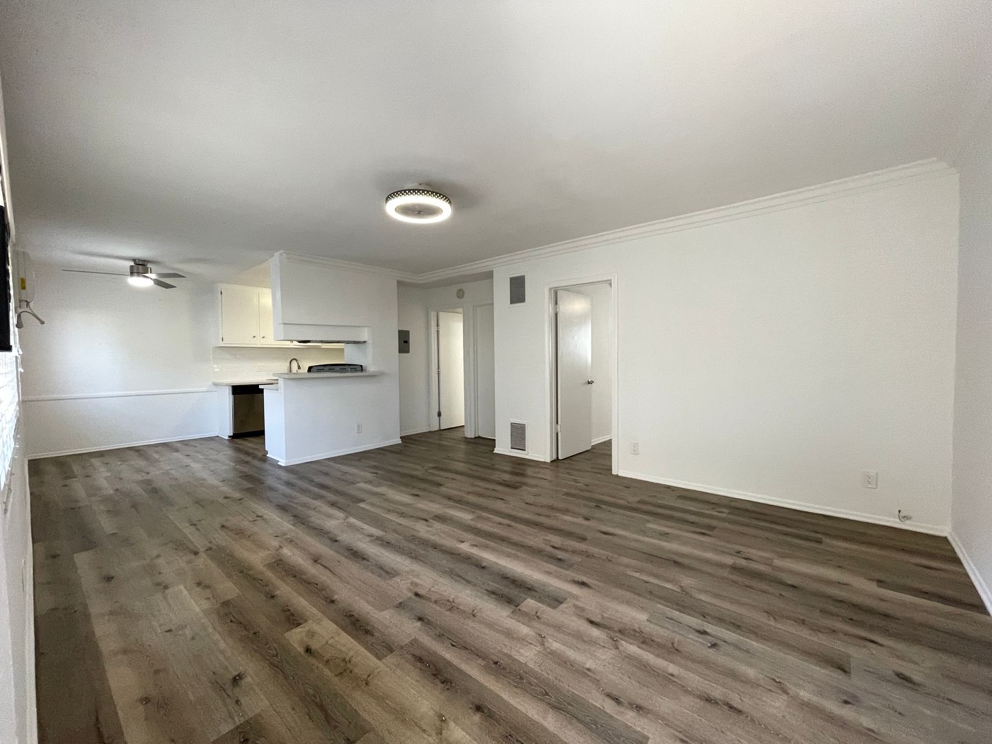 Sherman Oaks Apartment: 15114 Dickens Street