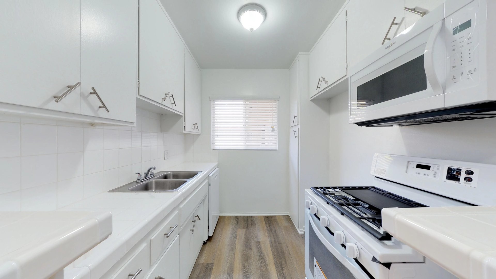Los Angeles Apartment: 351 S. Manhattan Pl.