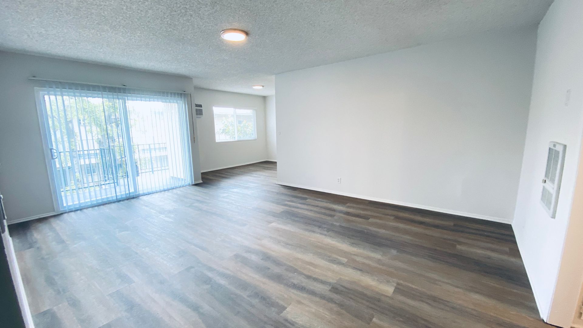 Winnetka Apartment: 20317 Saticoy St.