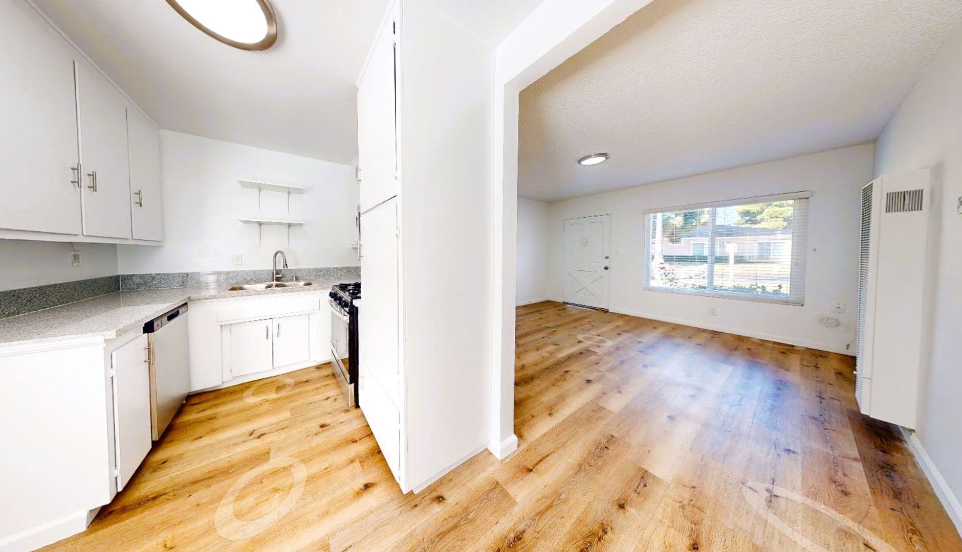 Oxnard Apartment: 1600 W. 5th St.