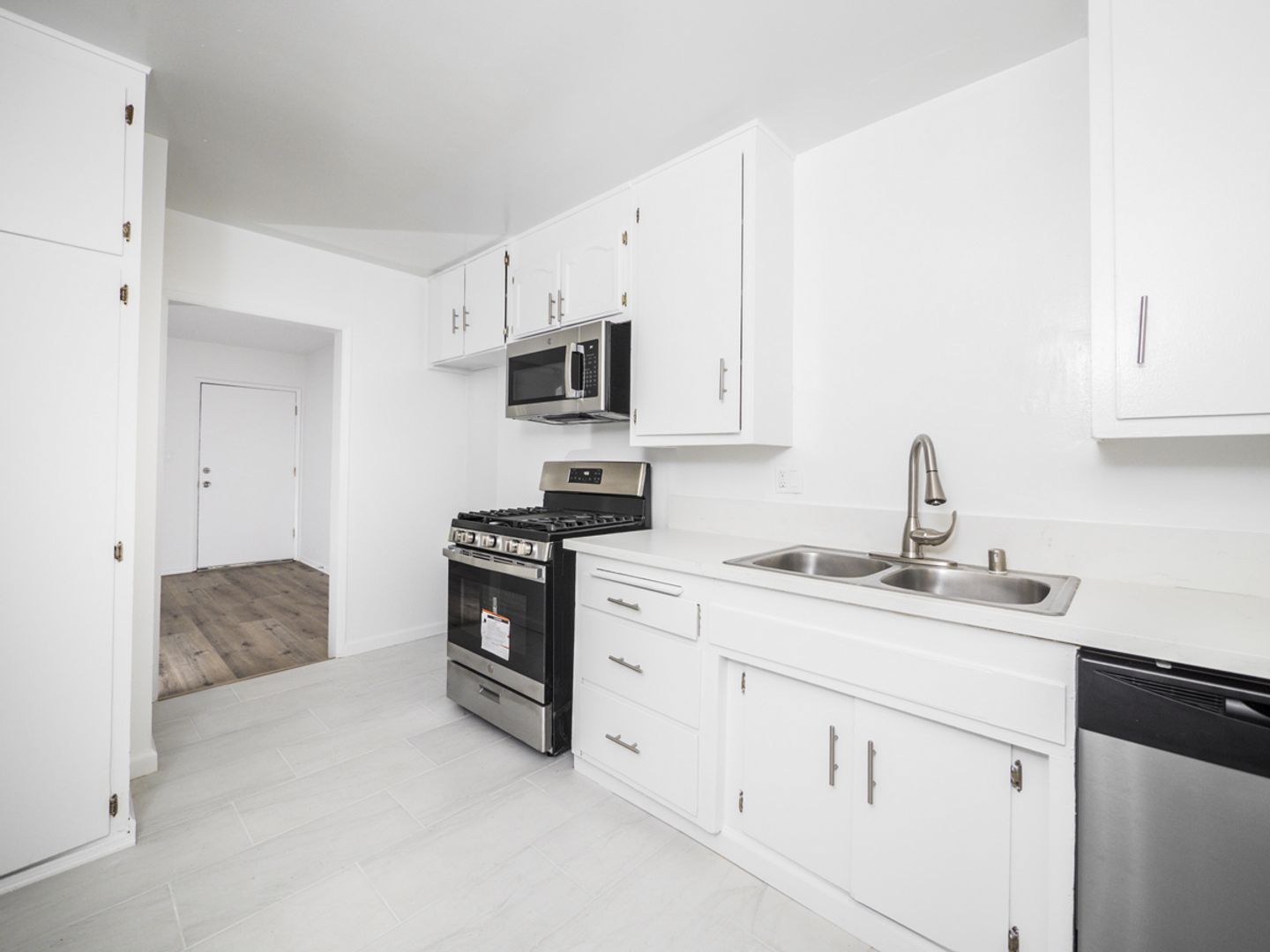 Los Angeles Apartment: 334 S. Hobart Blvd.