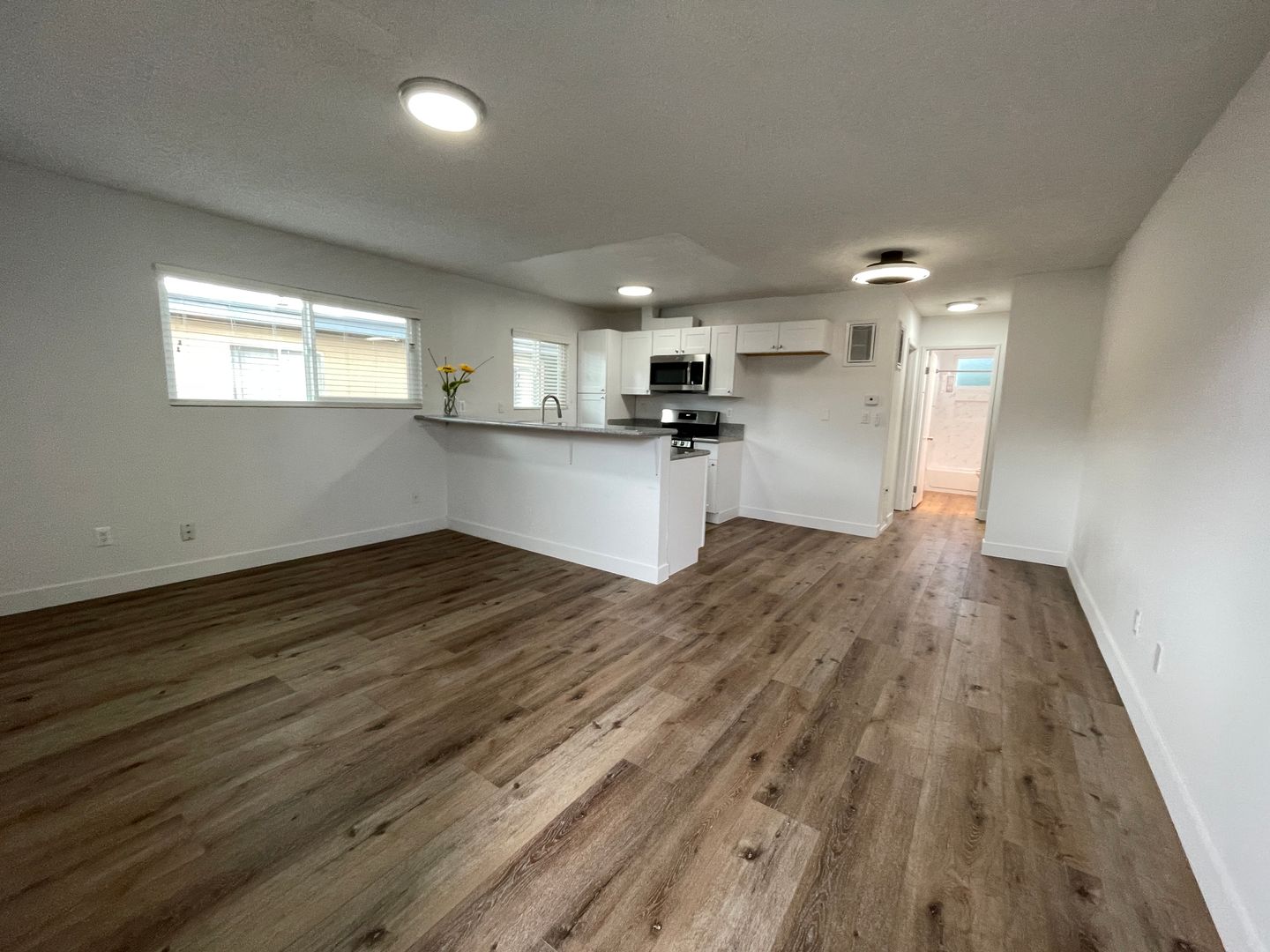 North Hollywood Apartment: 10736 Magnolia Blvd.