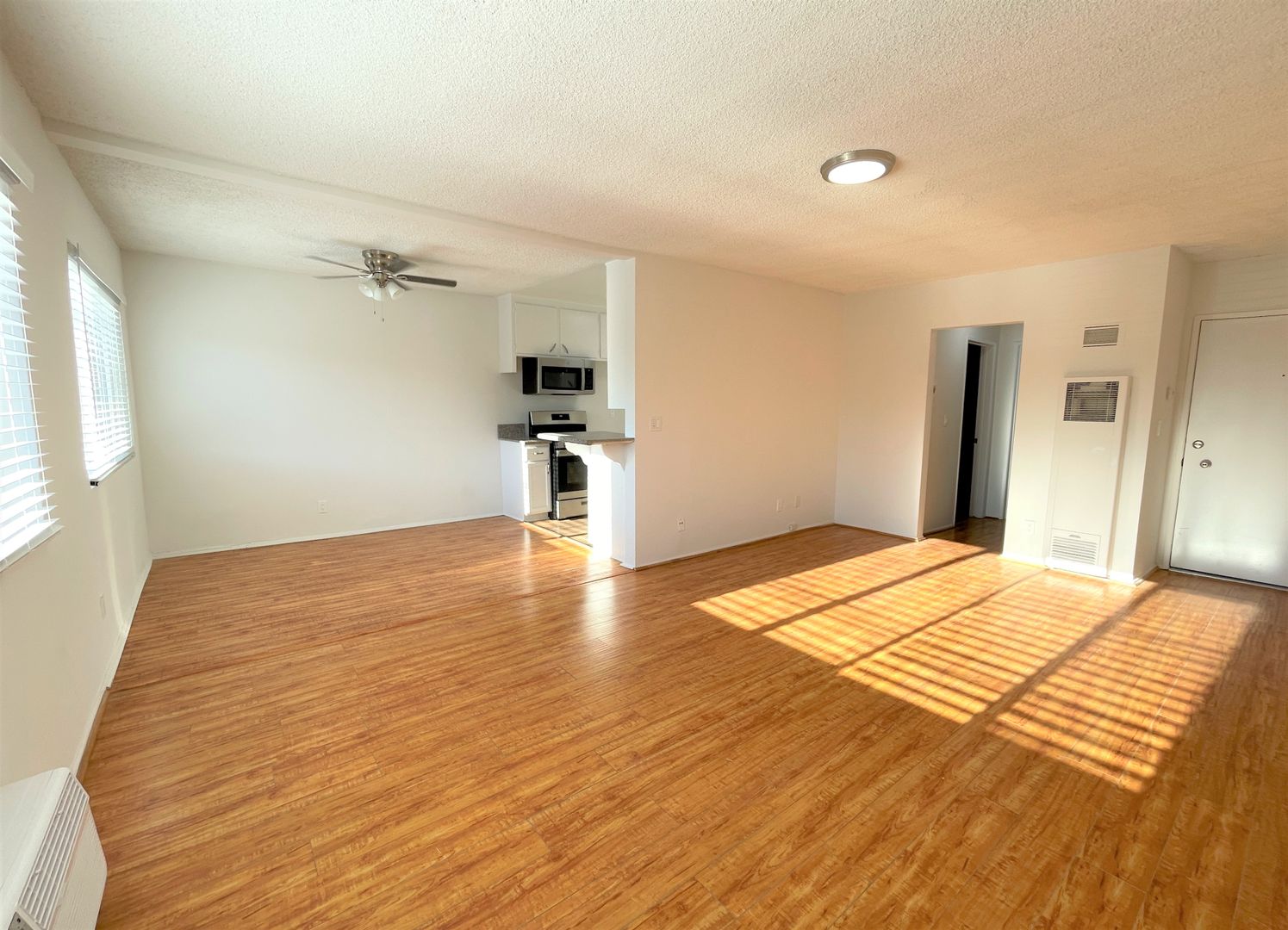 North Hollywood Apartment: 5715 Vineland Ave.
