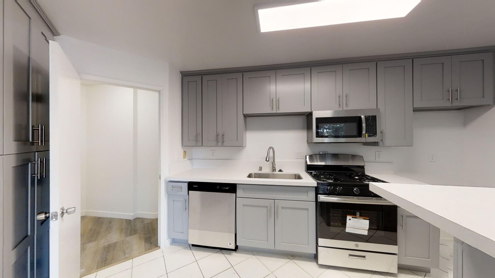 Los Angeles Apartment: 3327 Livonia Avenue