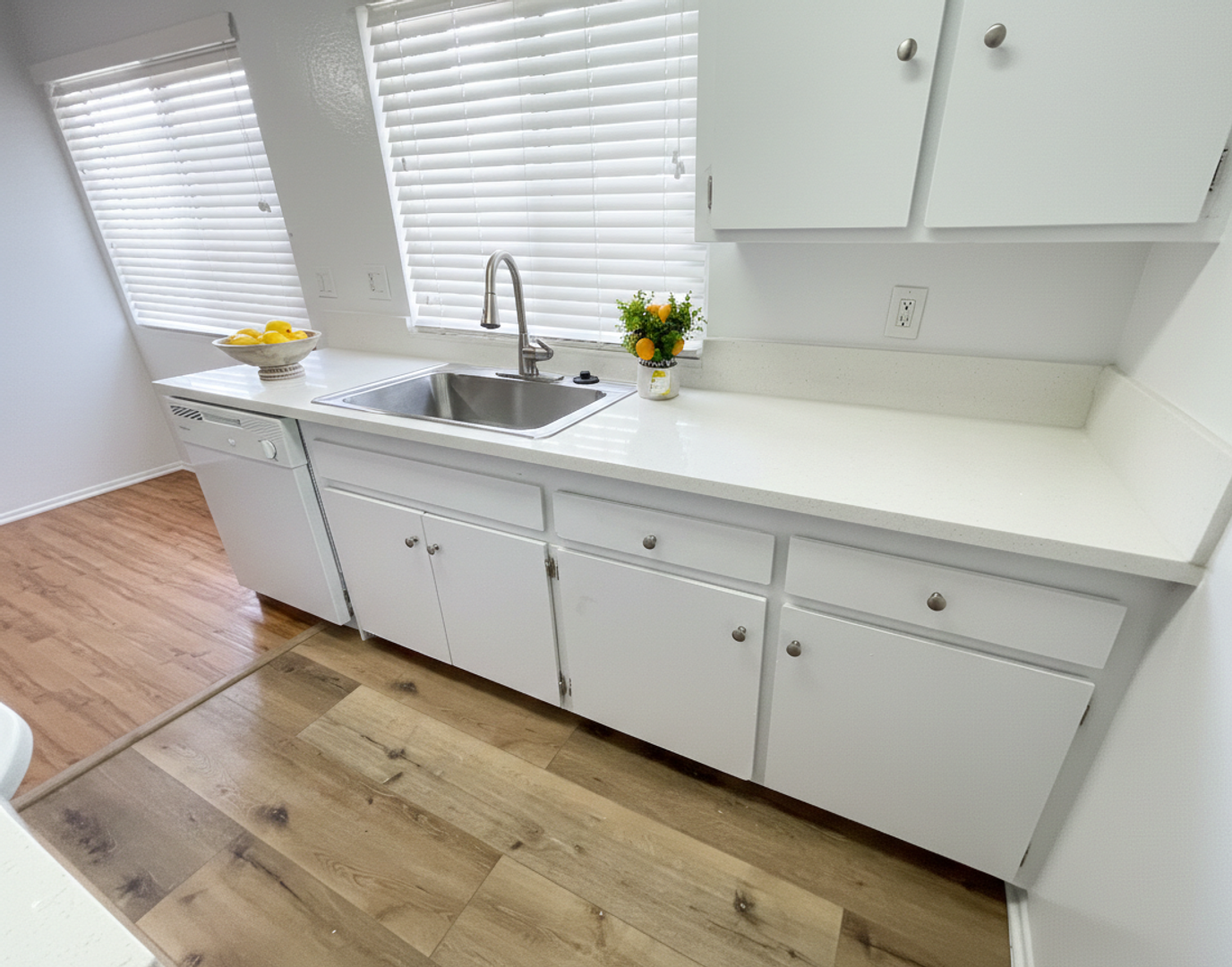 North Hollywood Apartment: 6736 Cleon Ave.