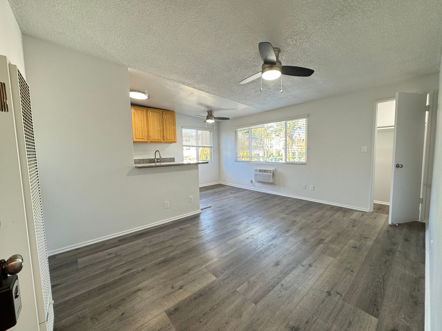 North Hollywood Apartment: 6944-6954 Coldwater Canyon Ave.