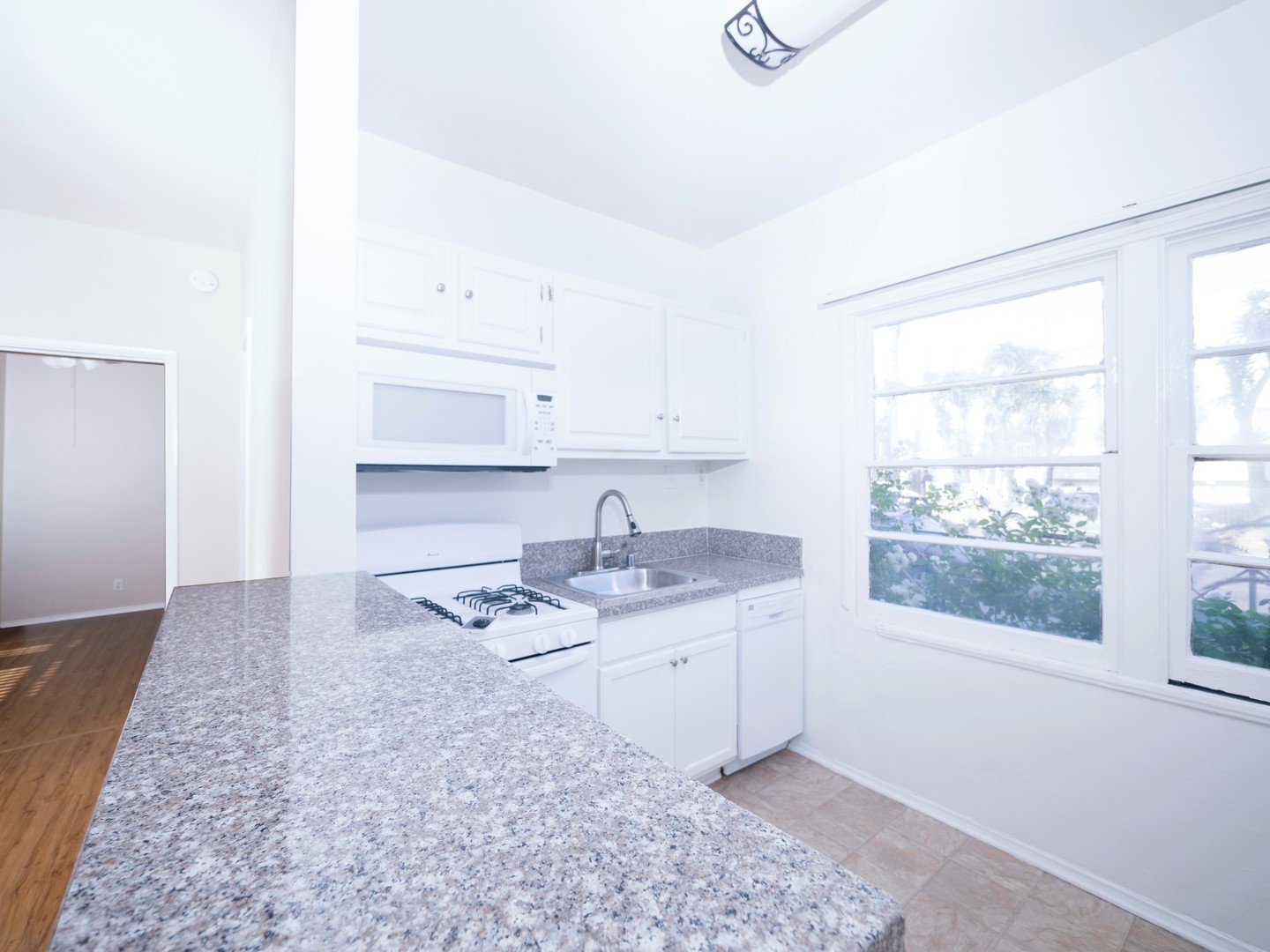 Los Angeles Apartment: 6201 Fountain Ave.