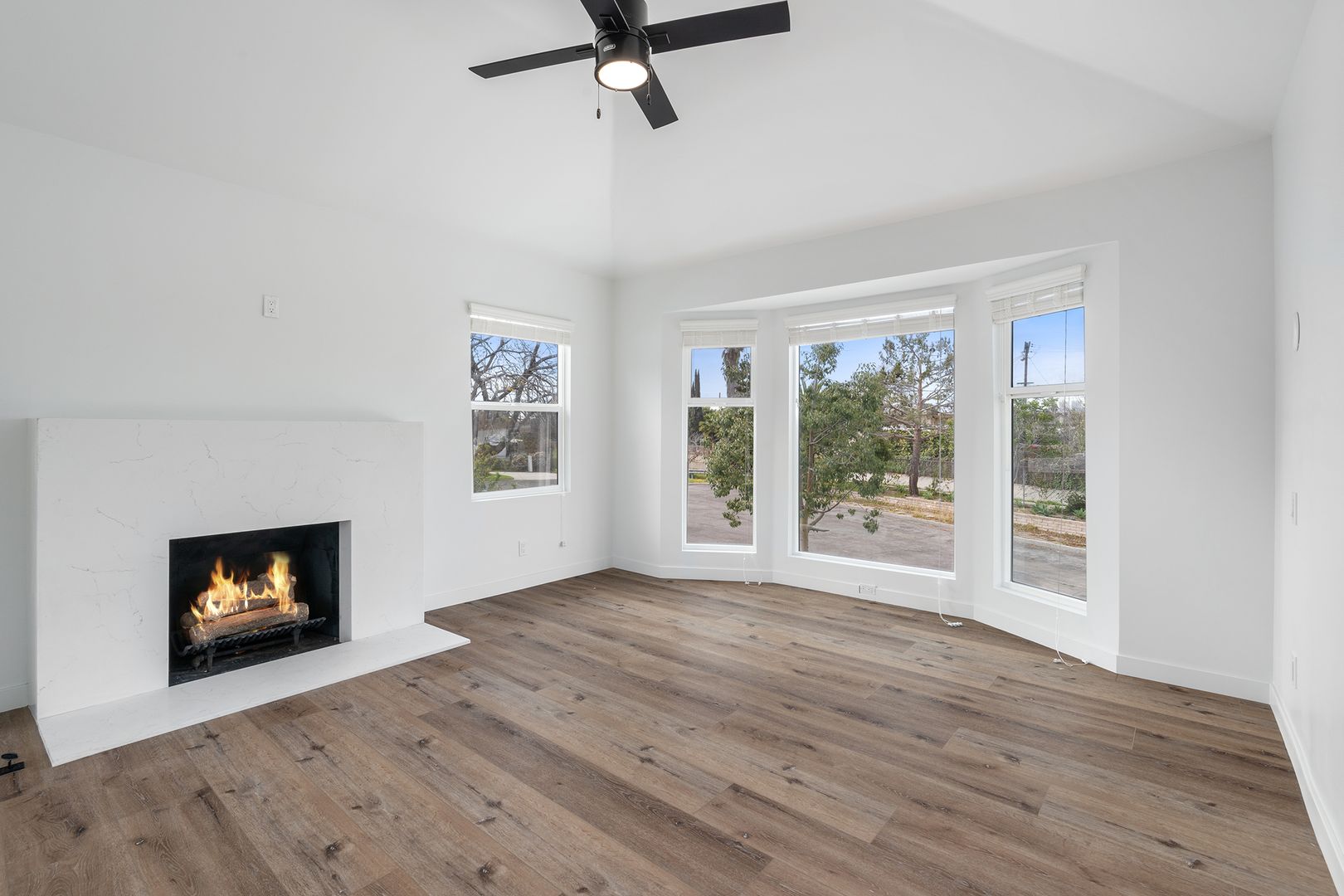 Los Angeles House: 1800 S. Dunsmuir Avenue