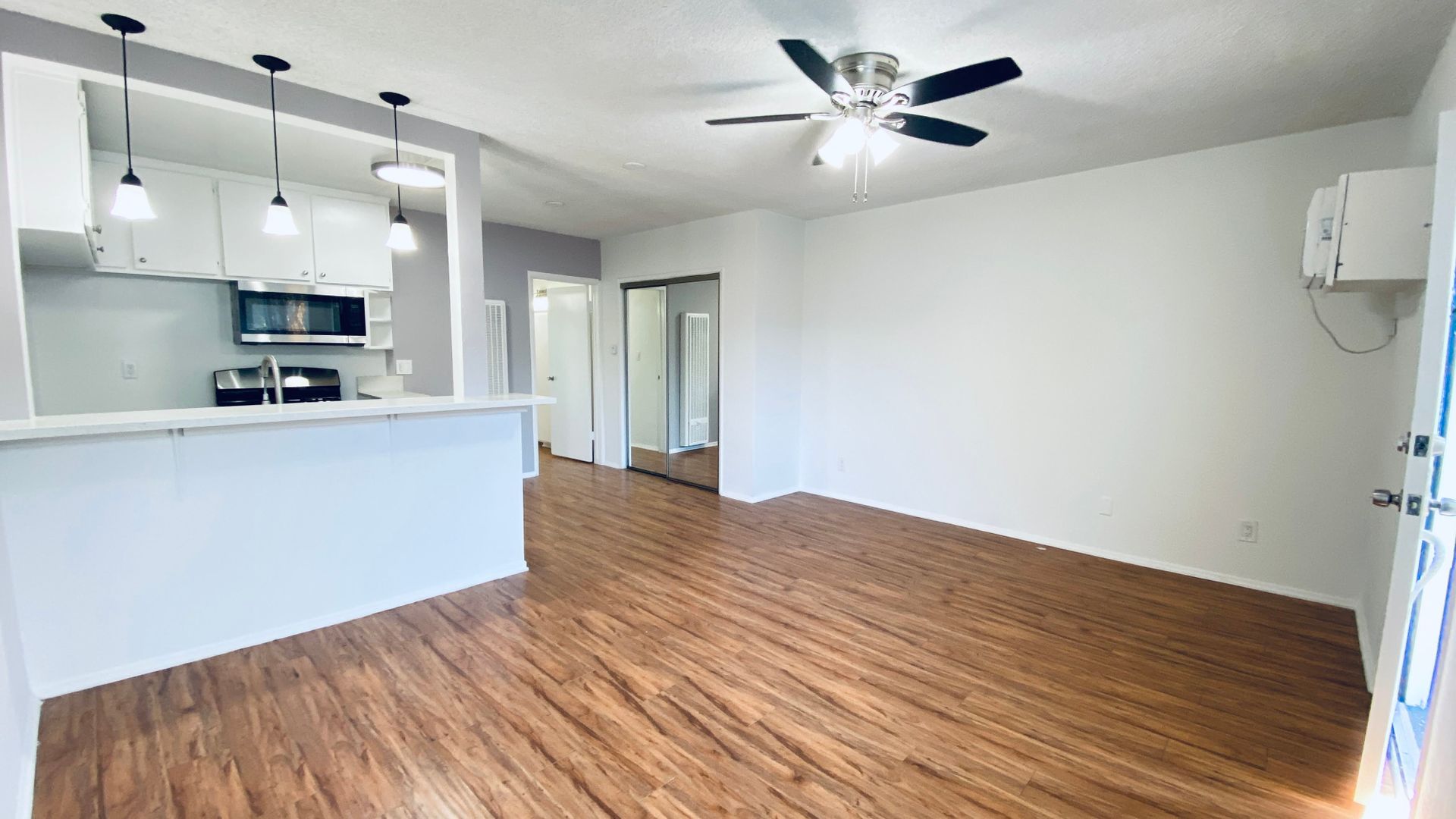 Sherman Oaks Apartment: 14220 Burbank Blvd.