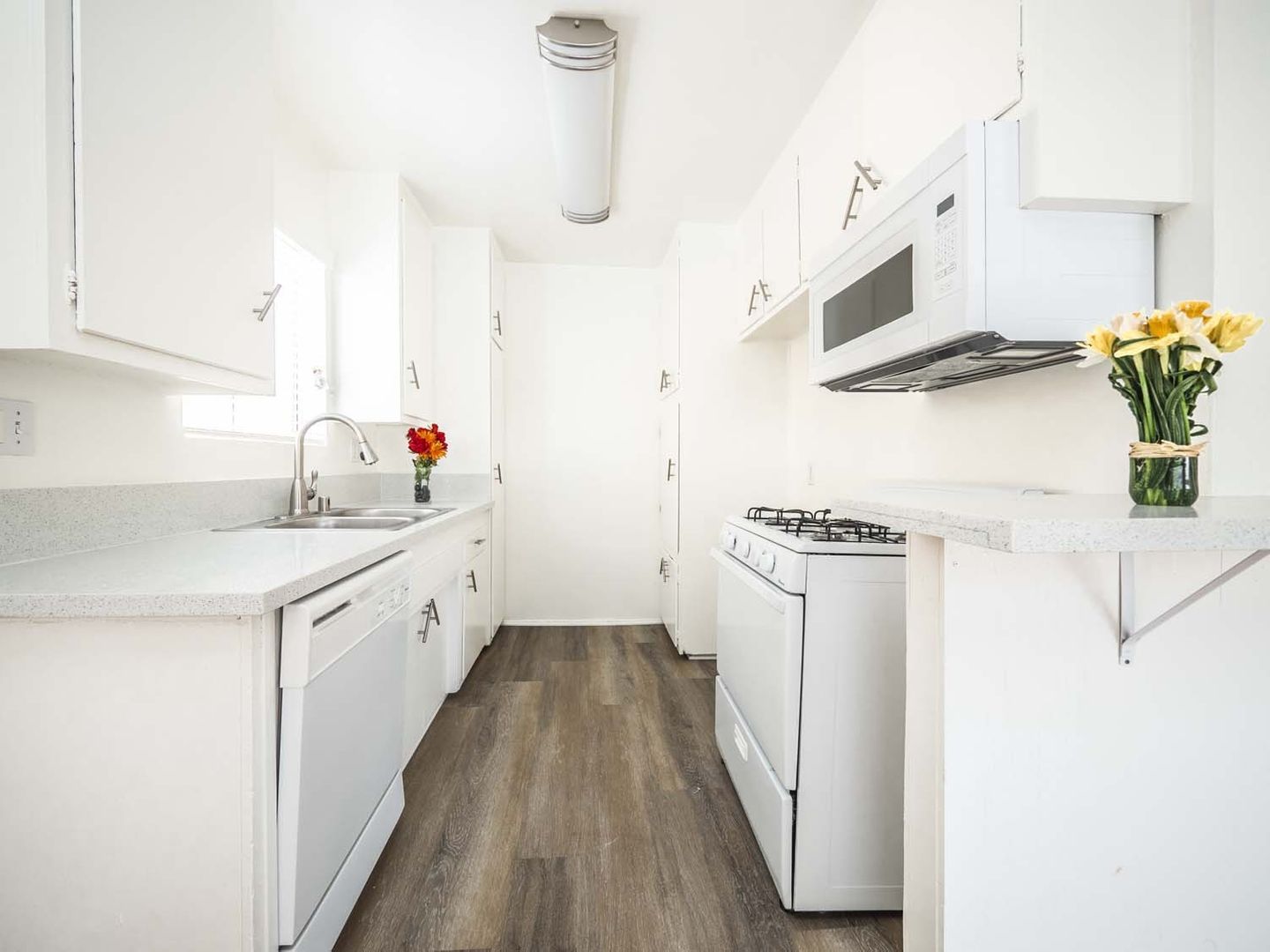 North Hollywood Apartment: 5715 Vineland Ave.