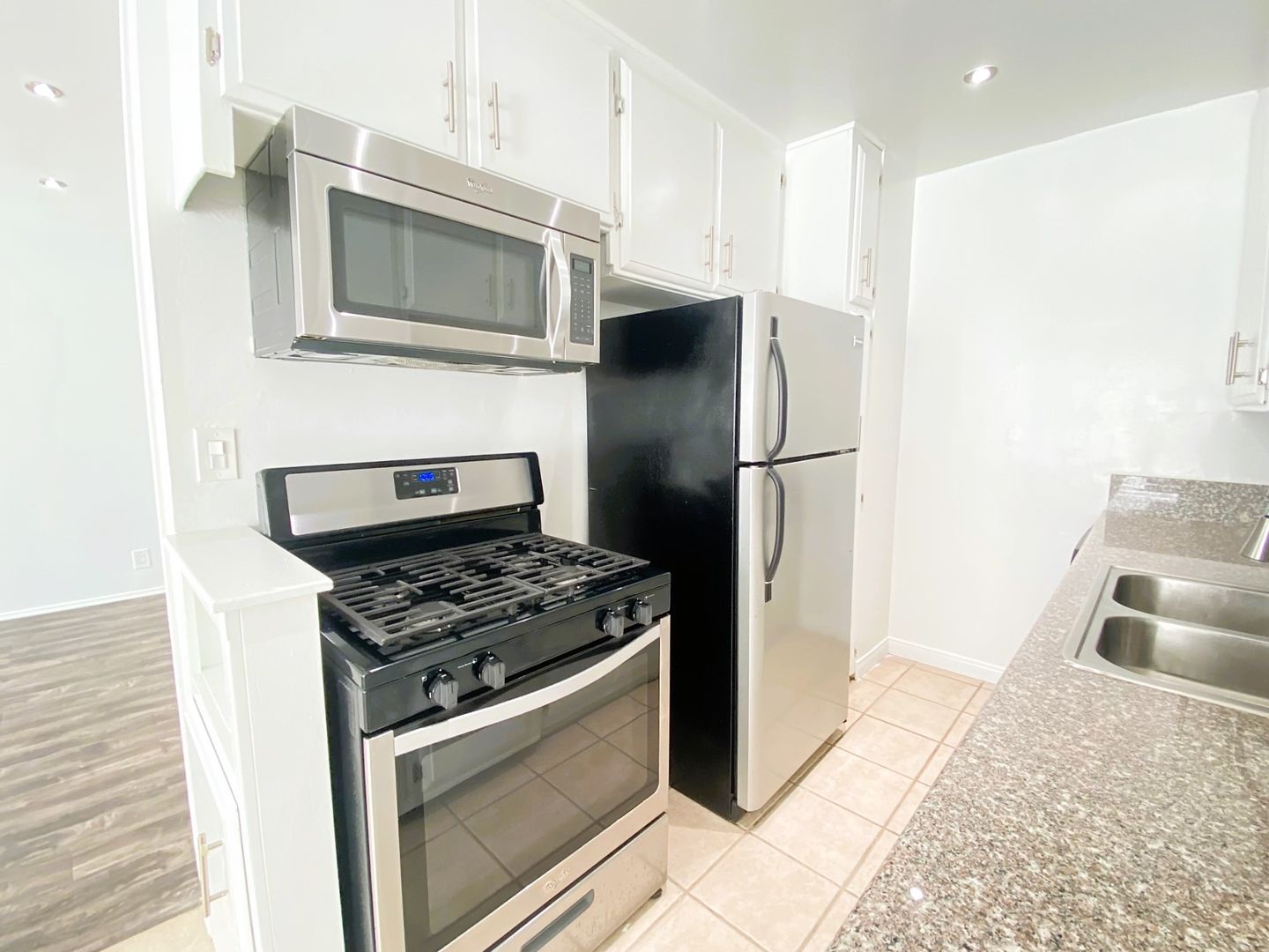 West Hollywood Apartment: 9030 Harratt St.