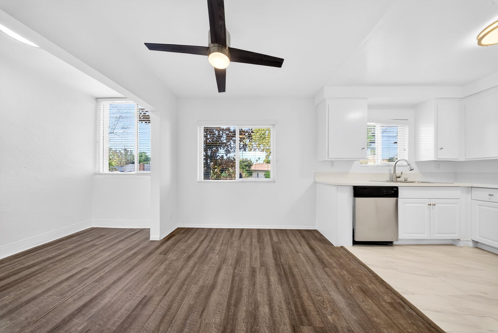 Sherman Oaks Apartment: 13860 Burbank Blvd.