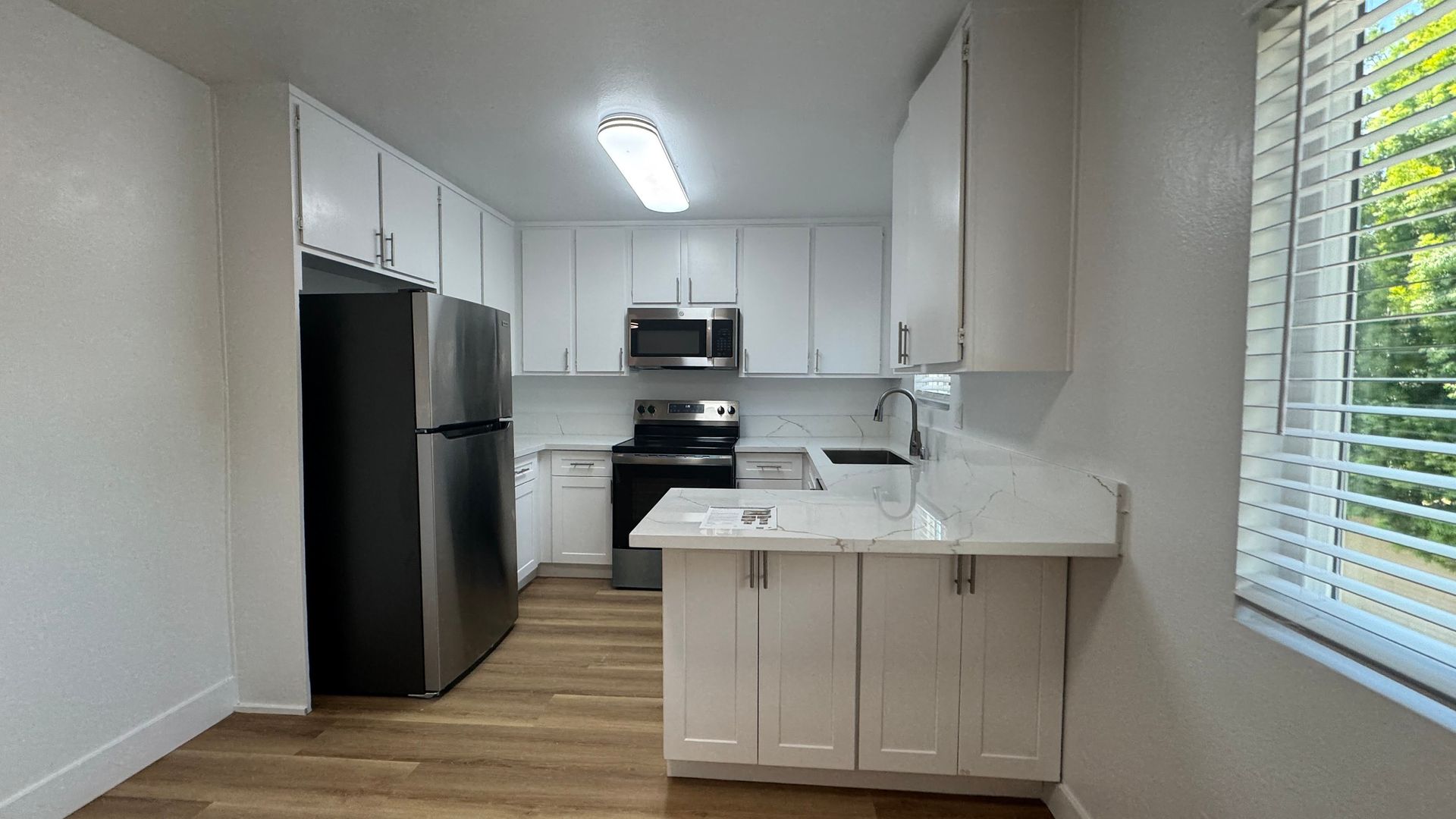 Winnetka Apartment: 20317 Saticoy St.